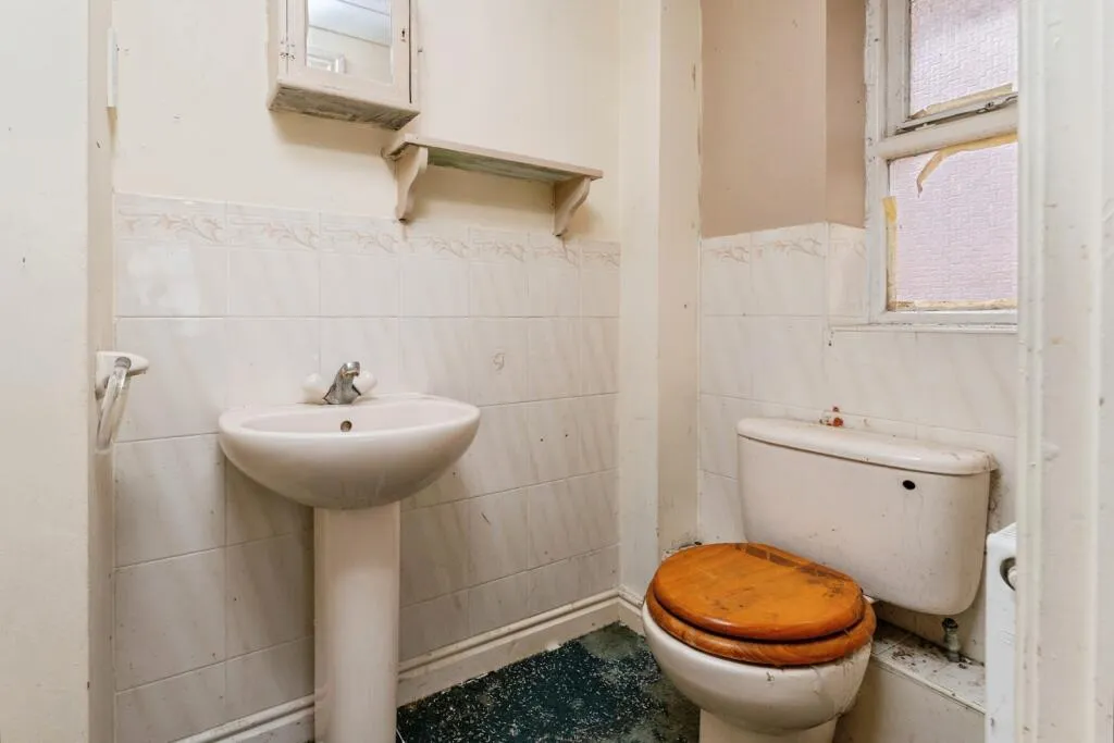 4 bed Detached