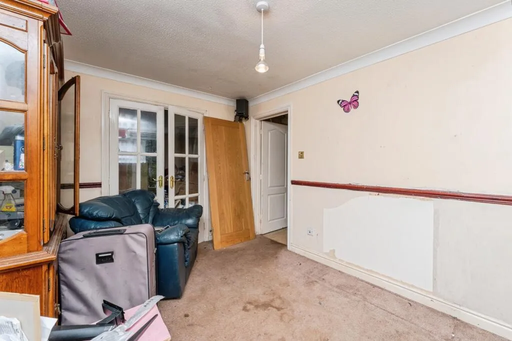 4 bed Detached