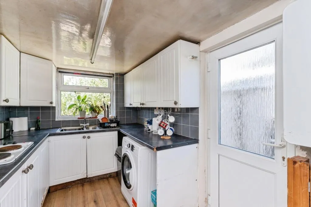 2 bed Detached