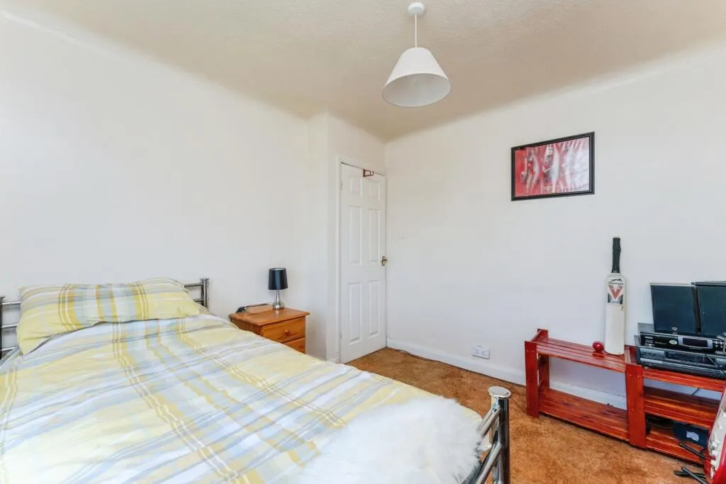 2 bed Detached