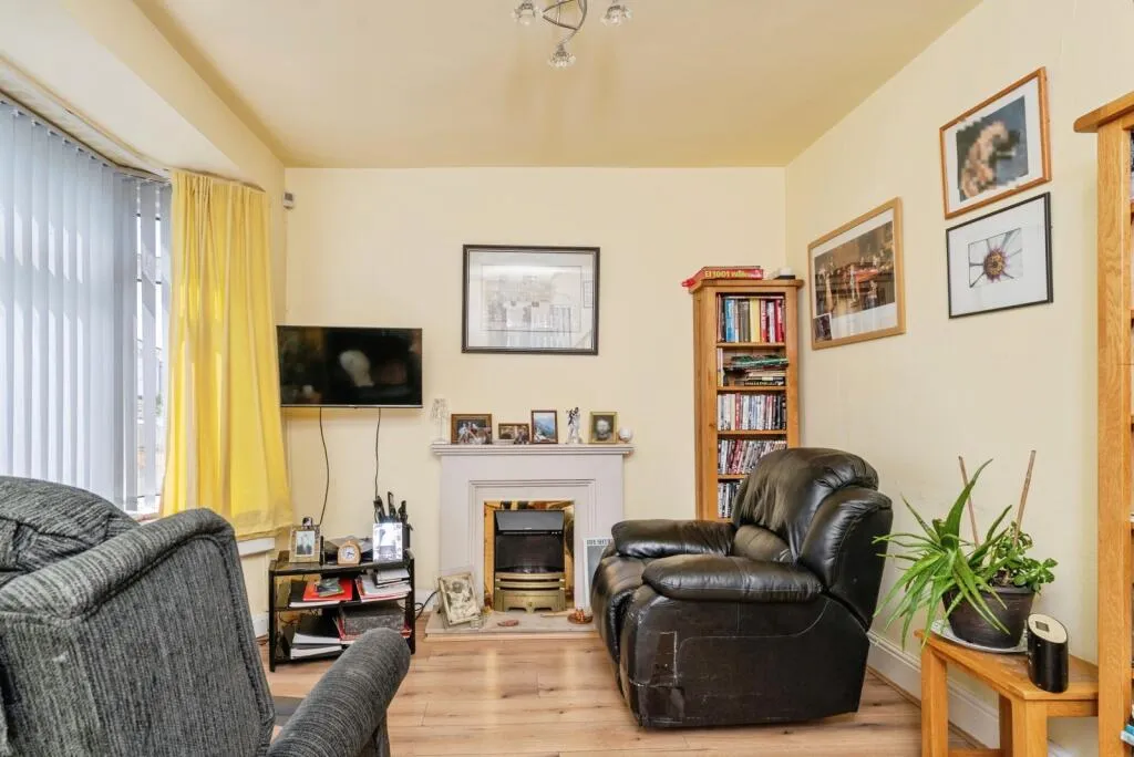 2 bed Detached