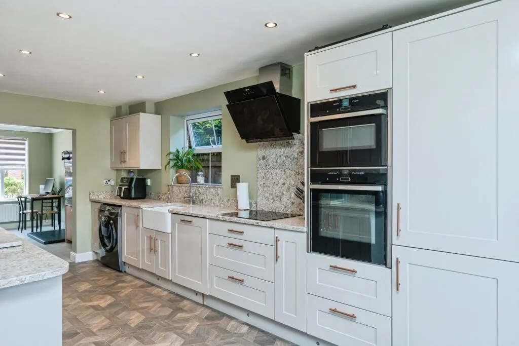 4 bed Semi-Detached