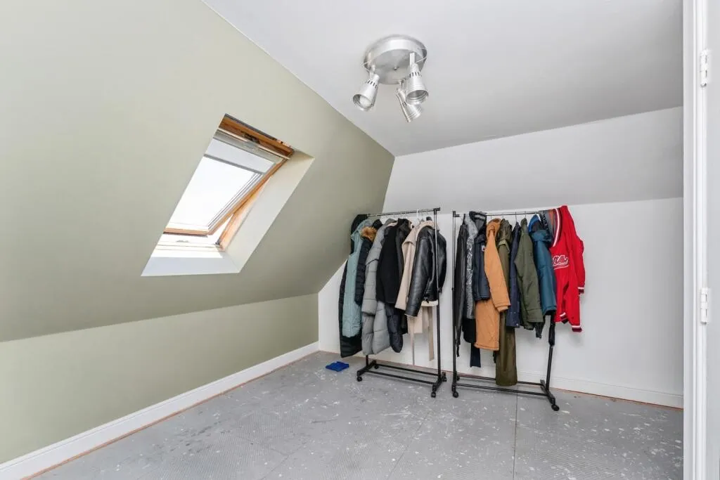 4 bed Semi-Detached