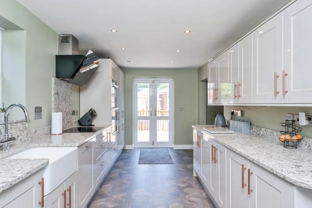 4 bed Semi-Detached