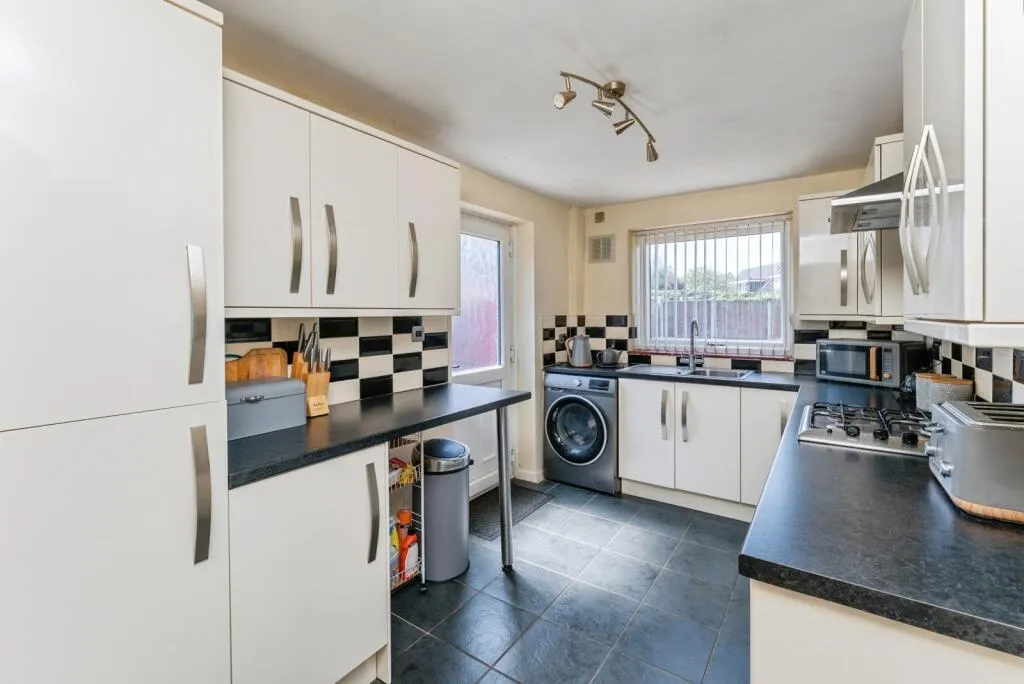4 bed Semi-Detached