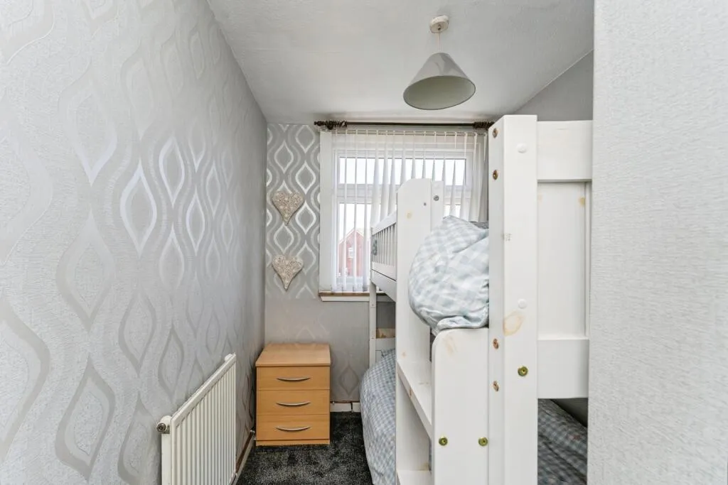 4 bed Semi-Detached