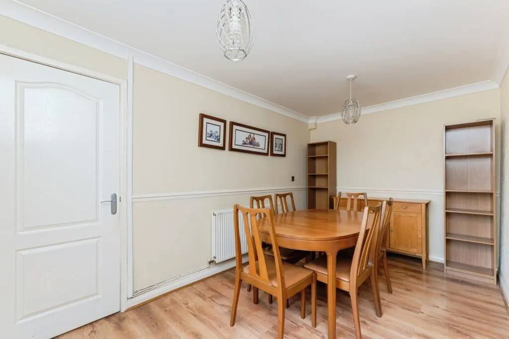 4 bed Semi-Detached