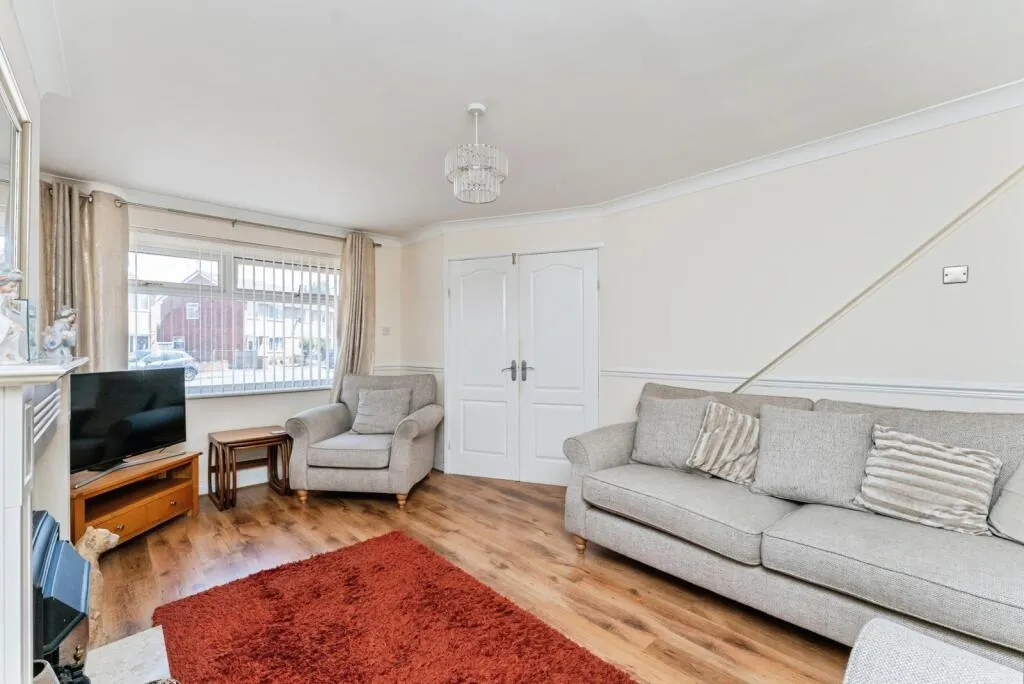 4 bed Semi-Detached