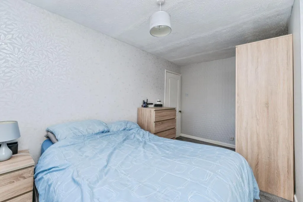 4 bed Semi-Detached