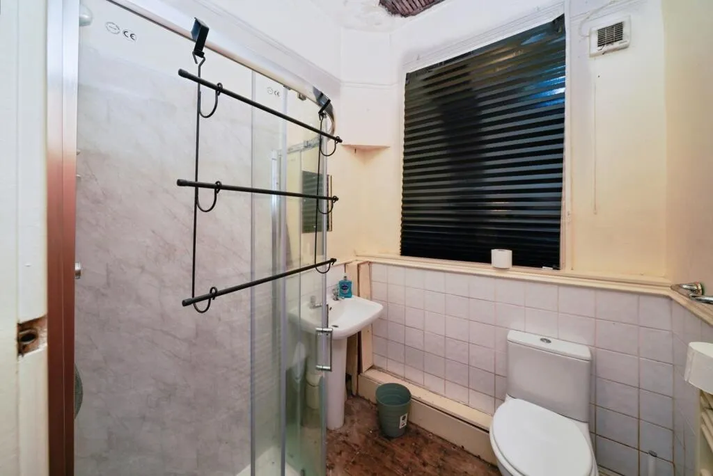 6 bed Semi-Detached