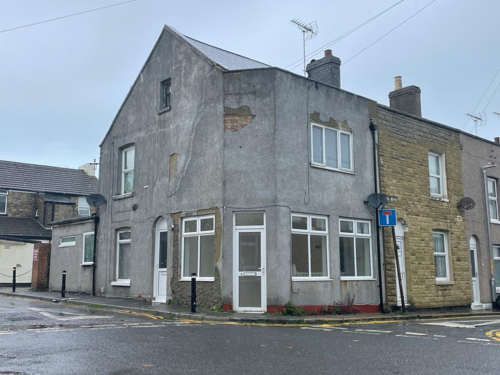 Recently Refurbished Split-Level Flat