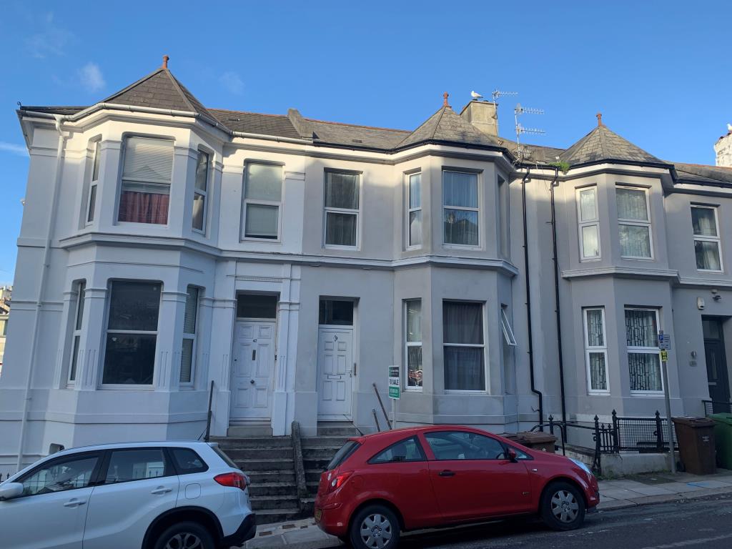 Two-Bedroom Flat In Popular Location