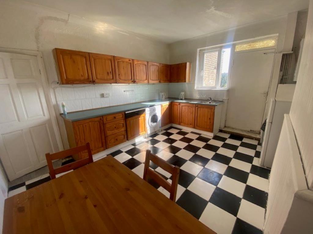 Freehold Commercial Investment And Vacant Two-Bedroom Maisonette
