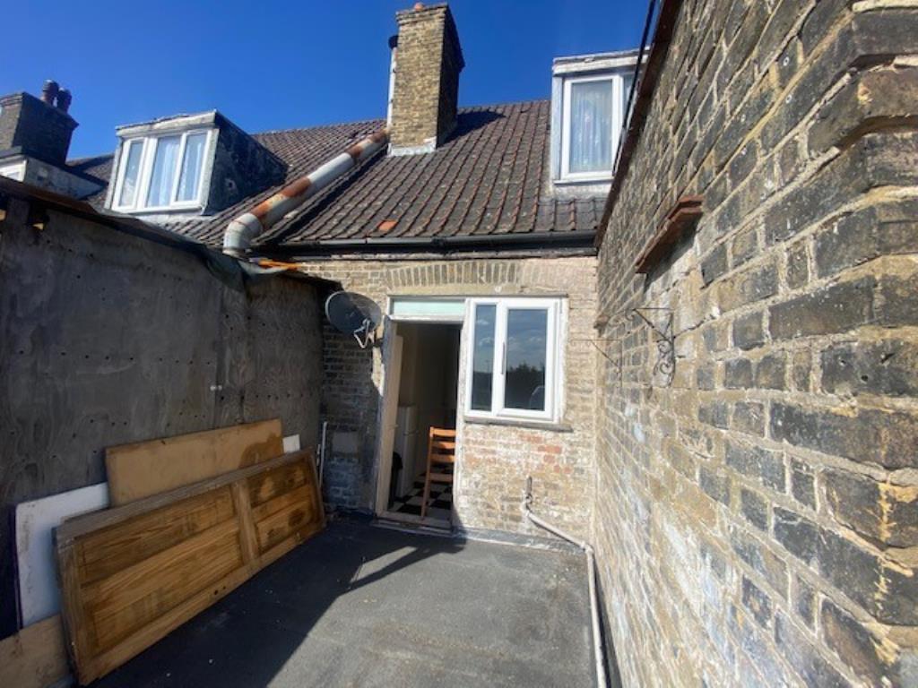 Freehold Commercial Investment And Vacant Two-Bedroom Maisonette