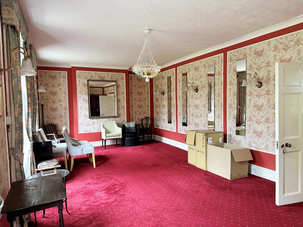 Former Period Hotel With Potential