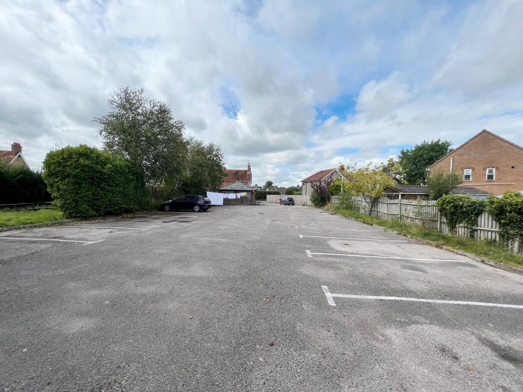 Public House On Plot Of Over A Third Of An Acre