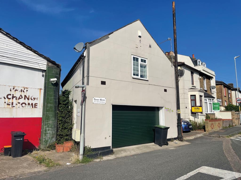Large Garage With Two Flats