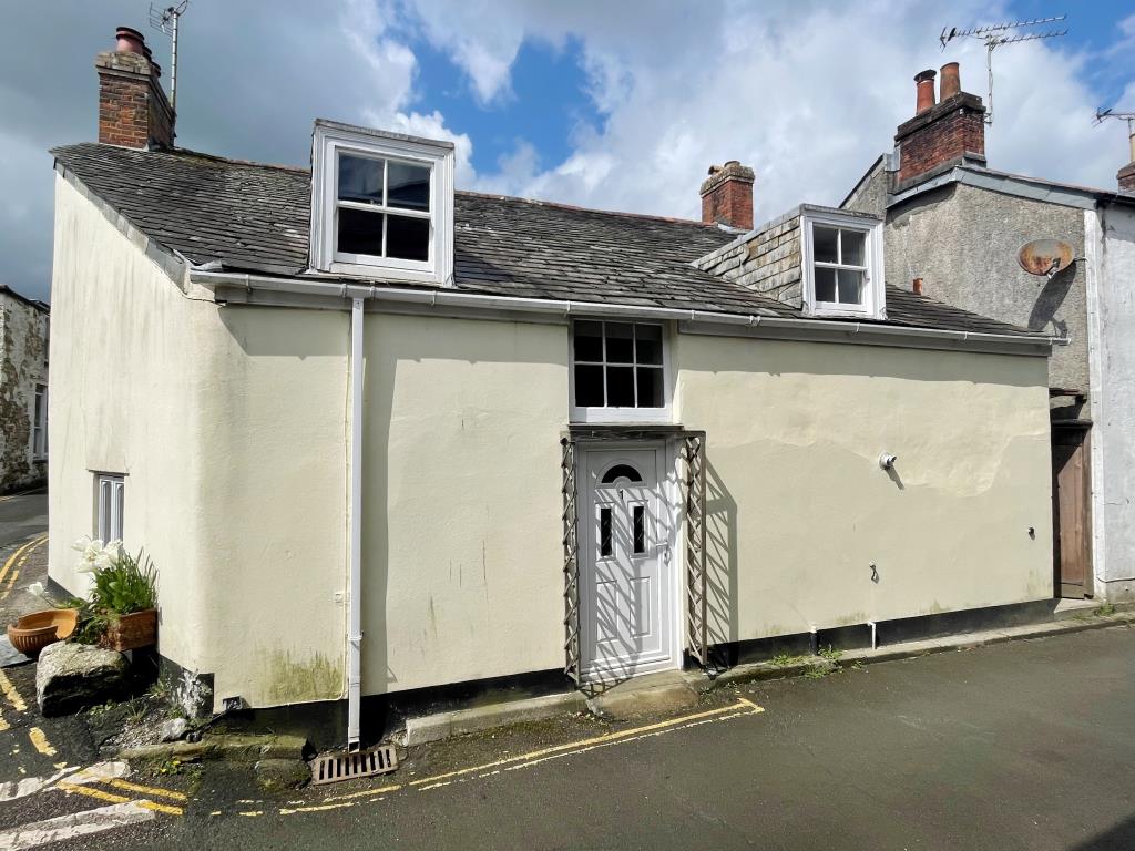 Town Centre Cottage For Improvement