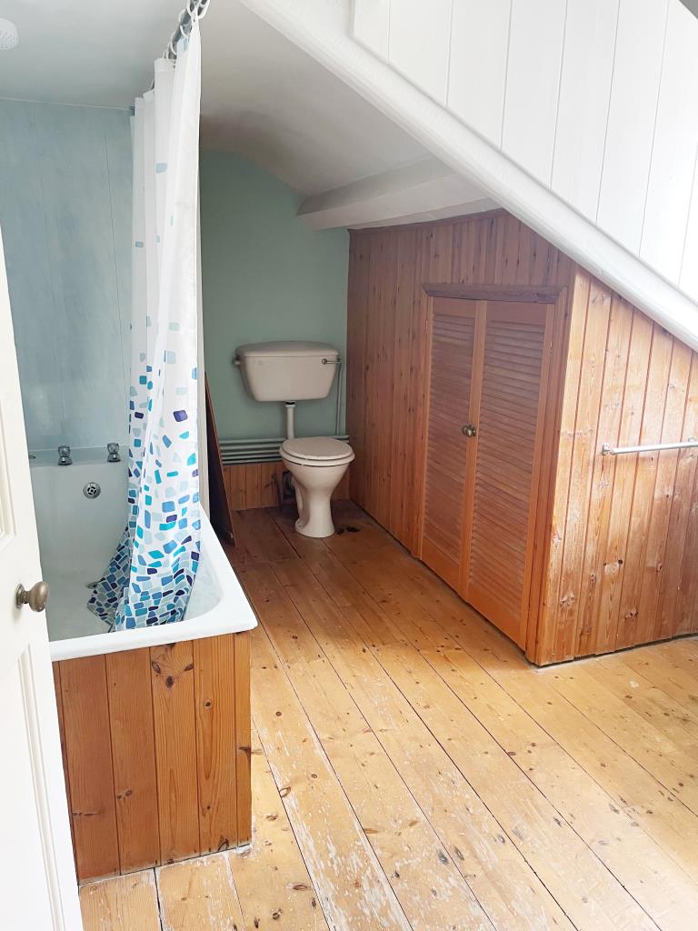 Town Centre Cottage For Improvement
