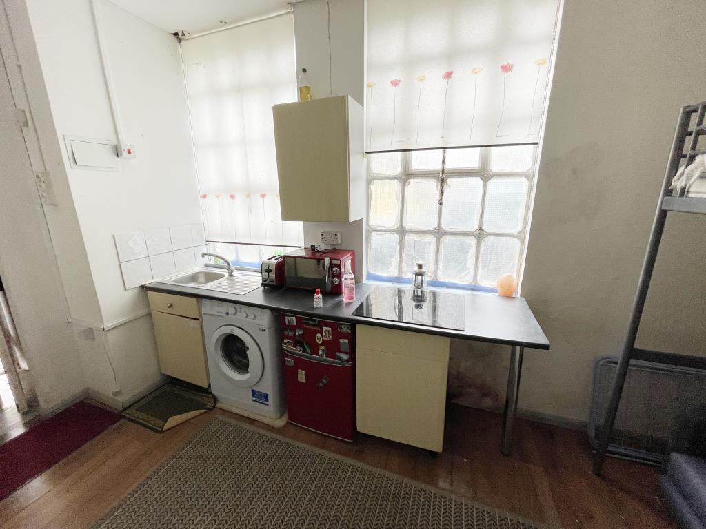 Detached Studio Building In Prime London Location