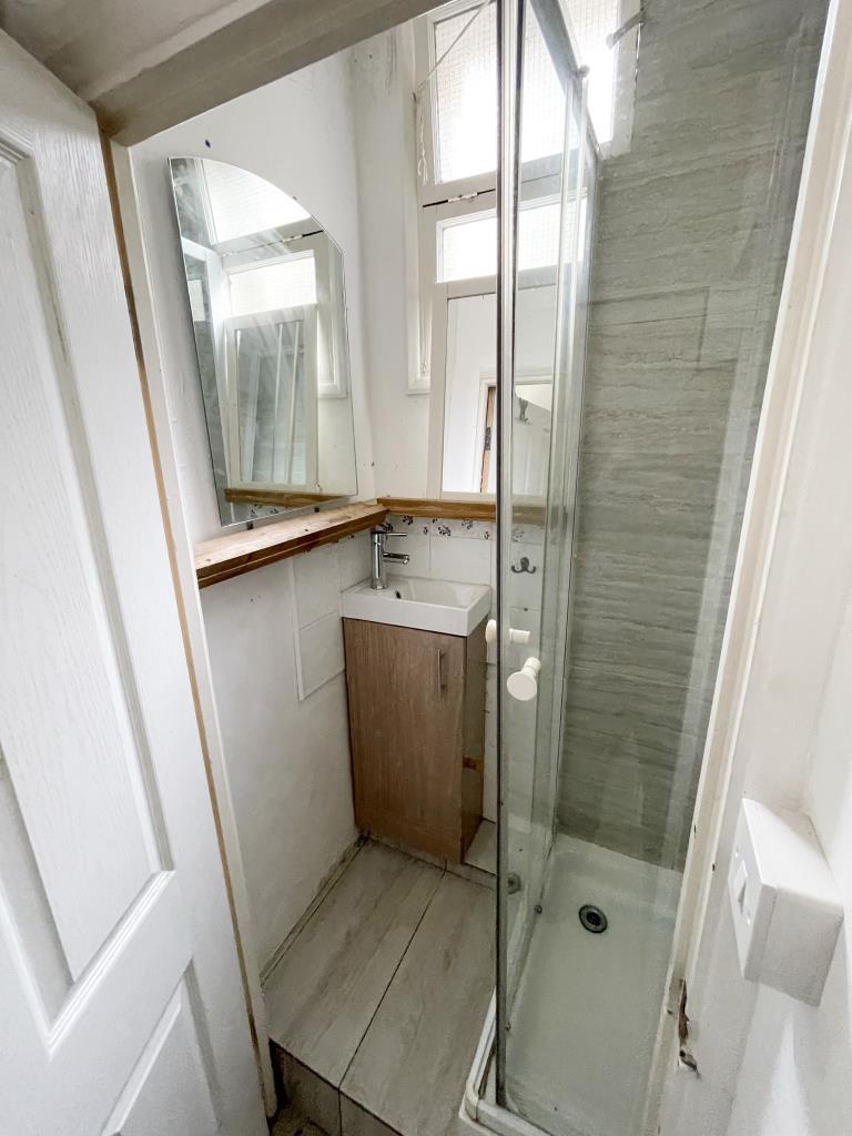 Detached Studio Building In Prime London Location