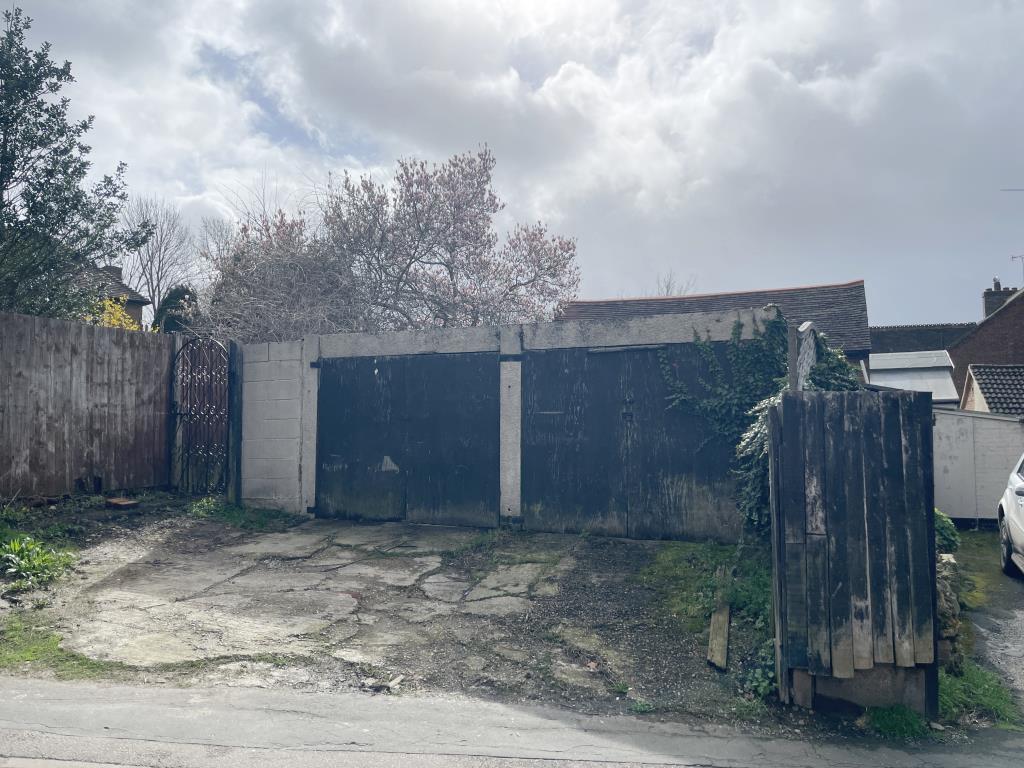 Retail And Residential Premises With Planning For Three Additional Flats At Rear