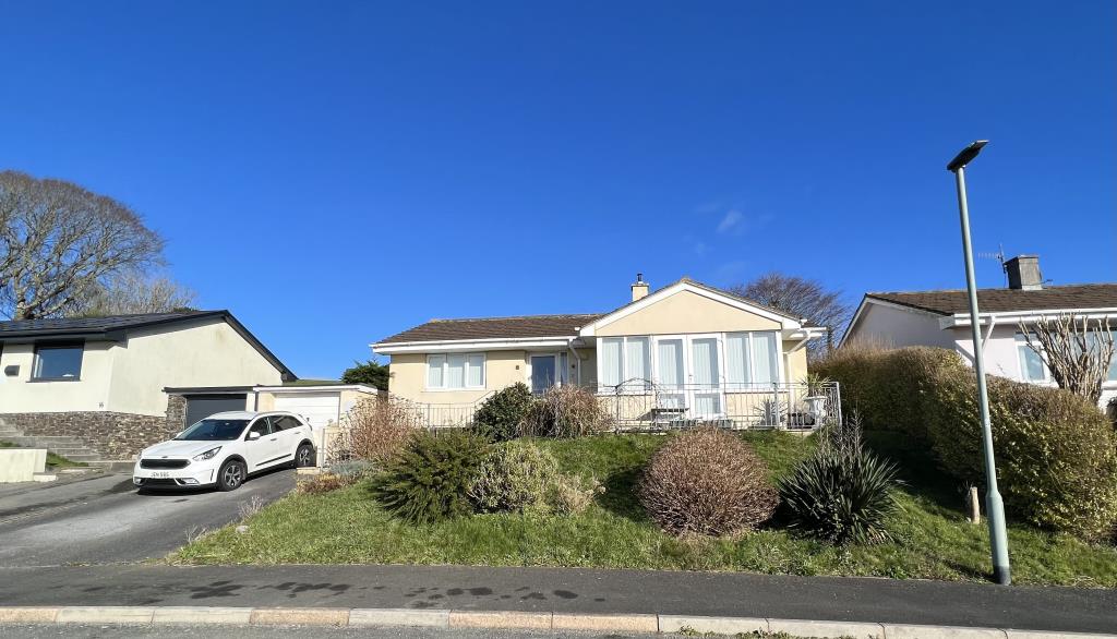 Bungalow For Updating With Spectacular Views