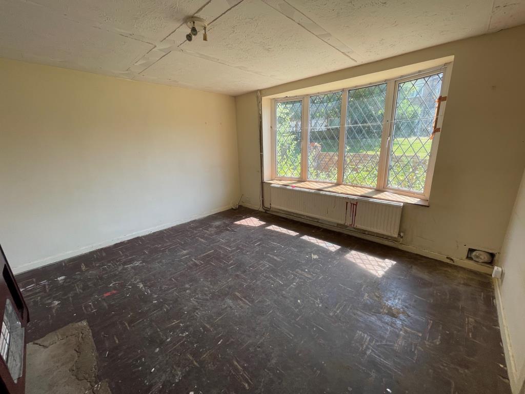 Freehold End-Terrace House For Refurbishment