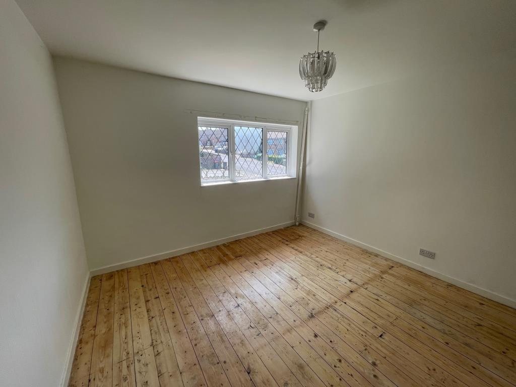 Freehold End-Terrace House For Refurbishment
