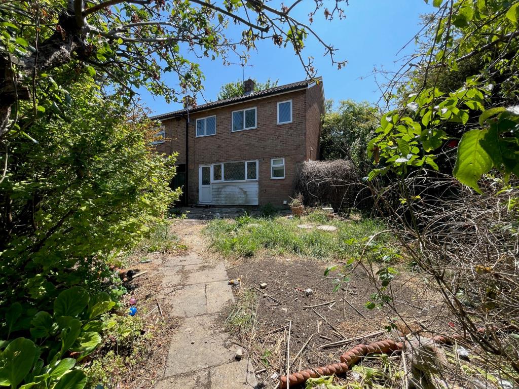 Freehold End-Terrace House For Refurbishment