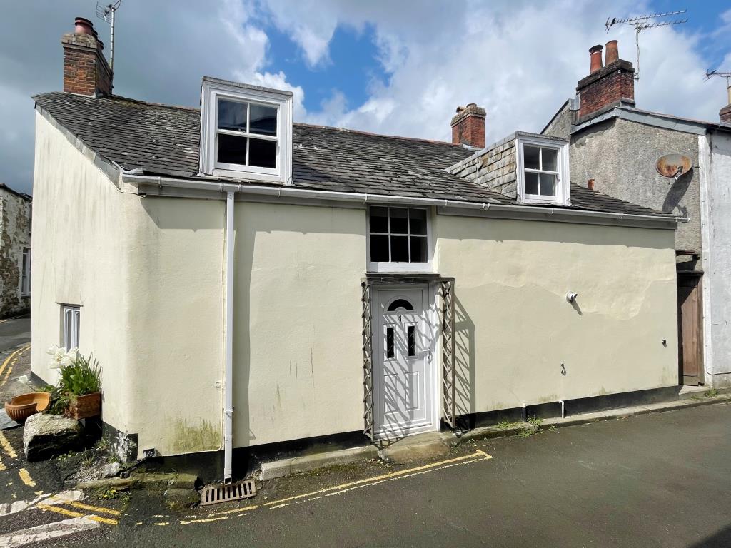 Town Centre Cottage For Improvement