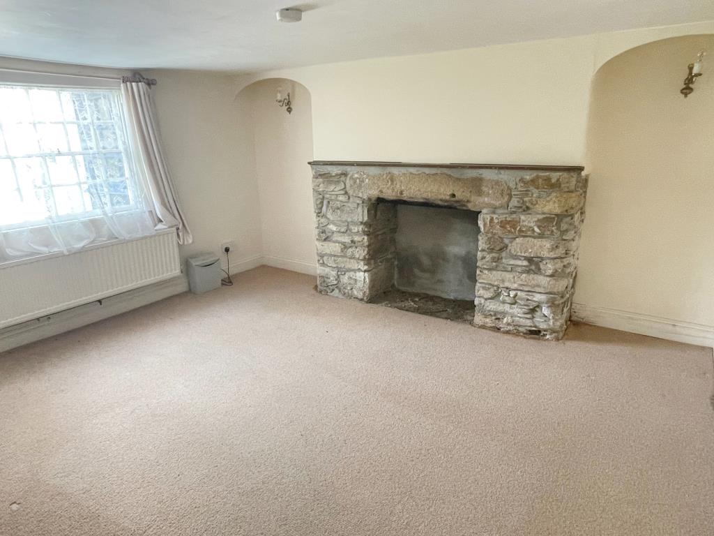 Town Centre Cottage For Improvement