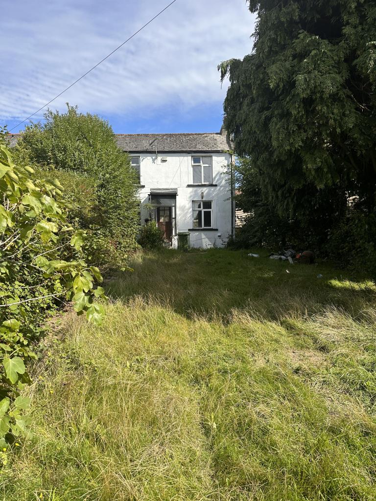 End-Terrace Cottage For Improvement