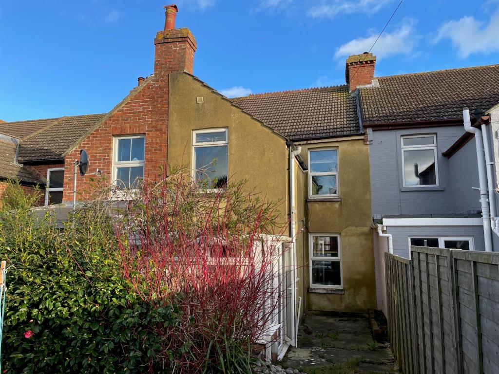Bay Fronted House For Improvement