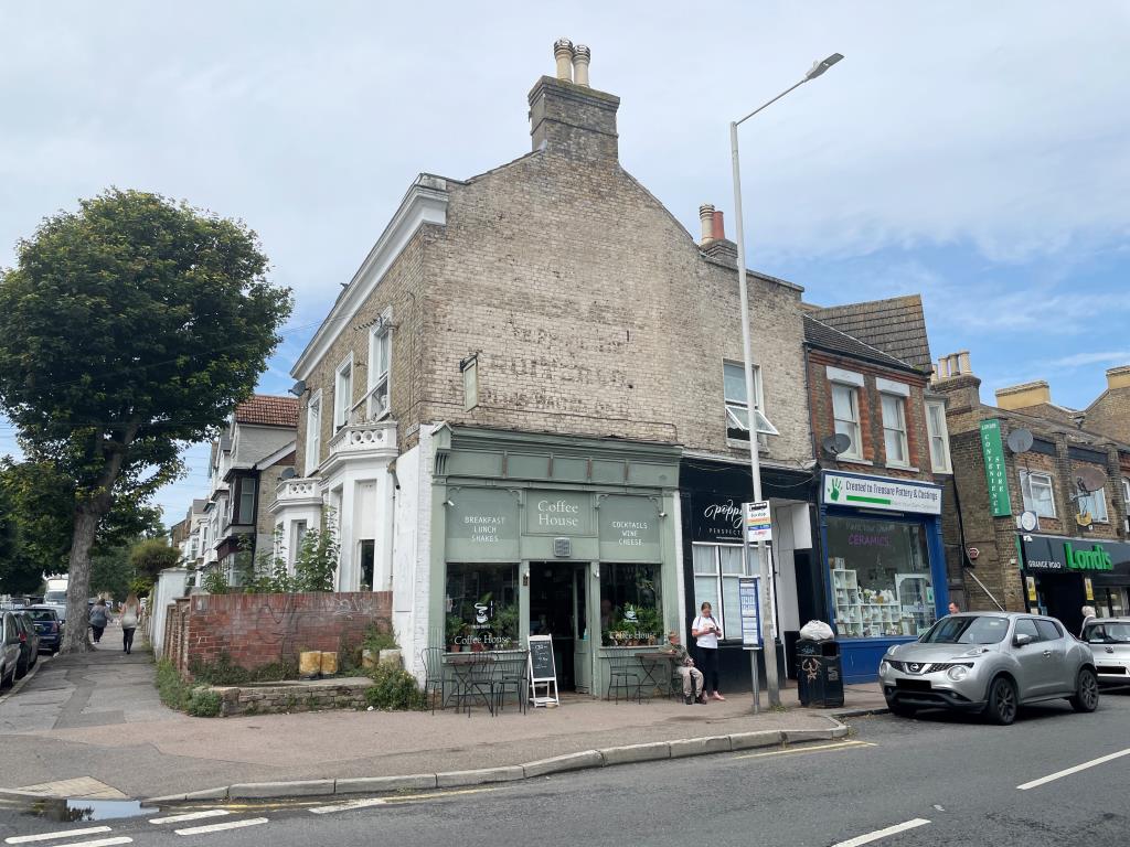 Mixed Use Investment - Two Shops, Four Flats And Garage With Potential