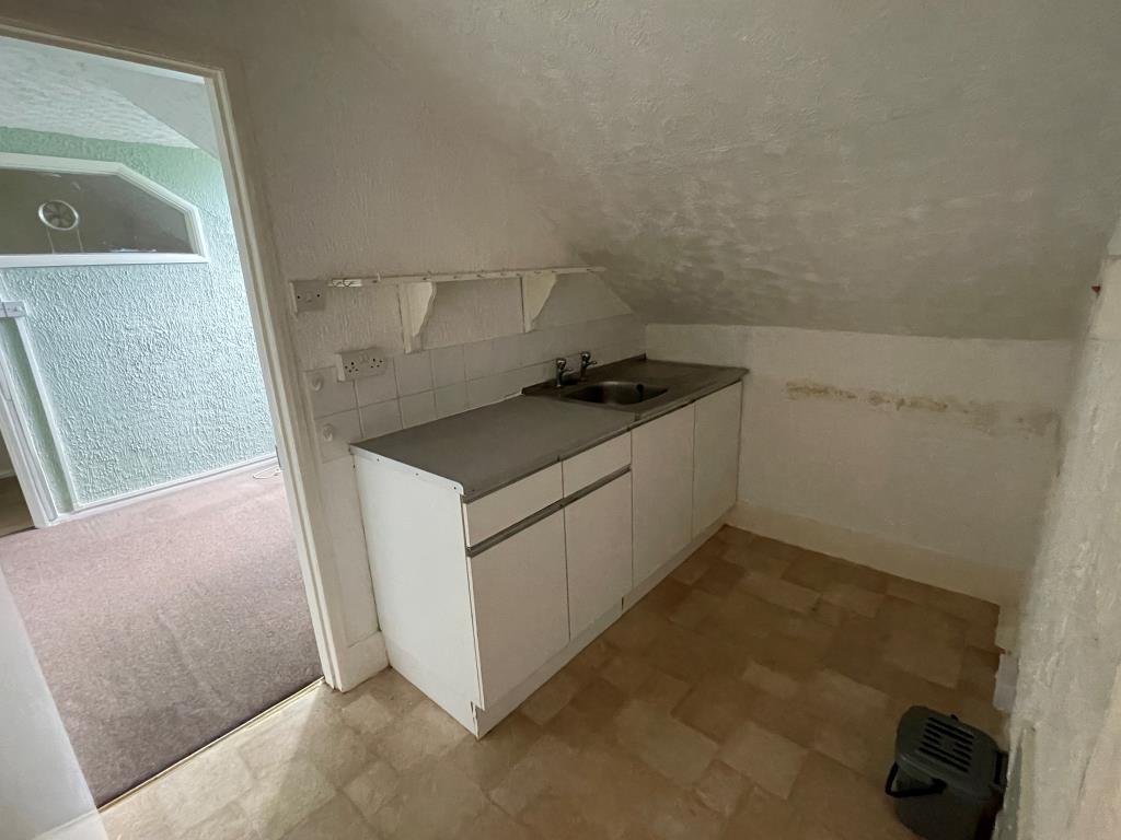 Mixed Use Investment - Two Shops, Four Flats And Garage With Potential