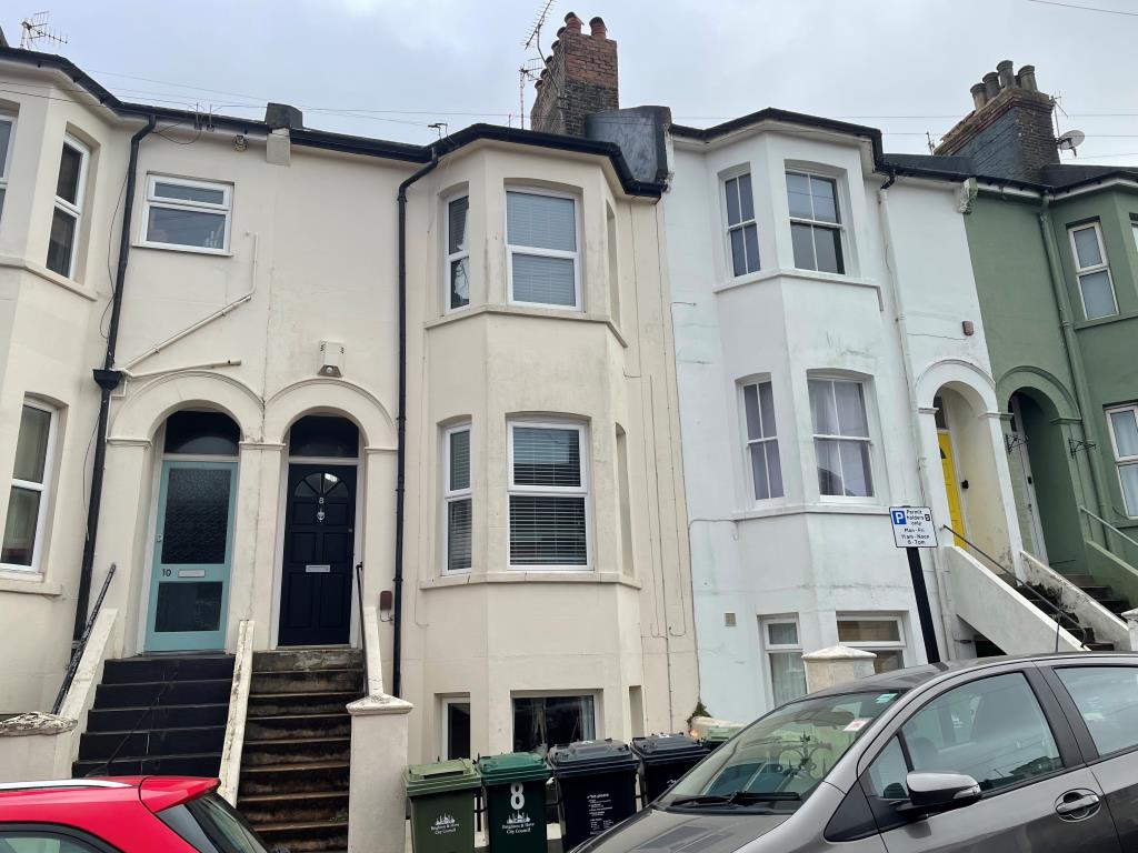 Patio Flat For Investment In City Centre