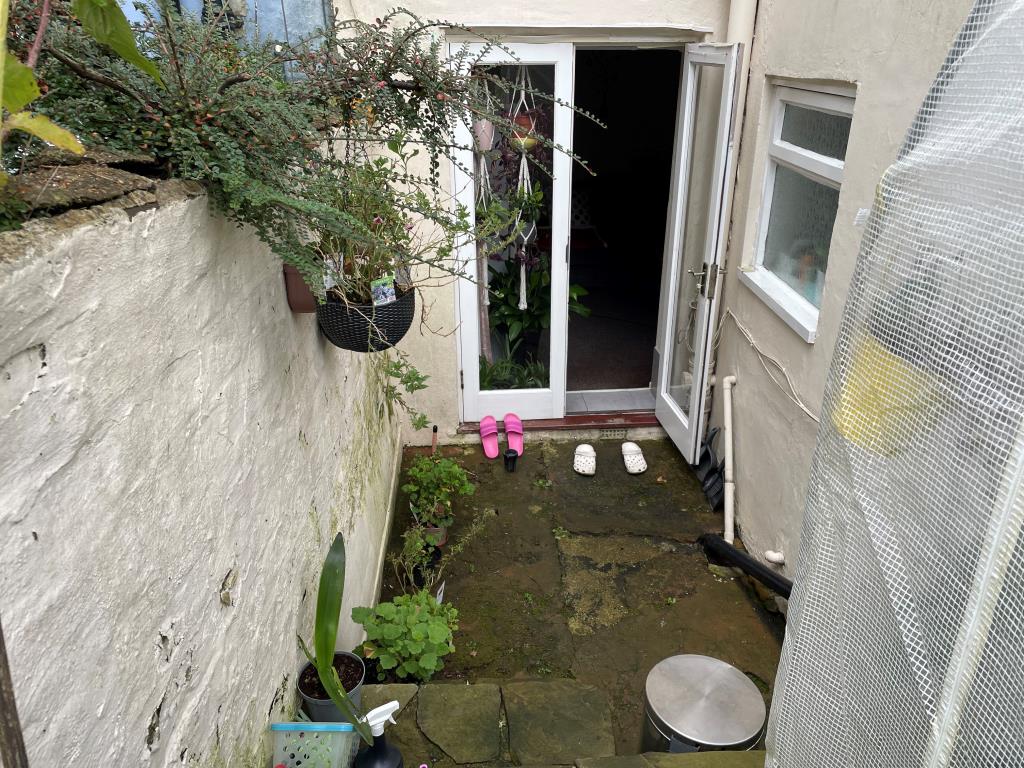 Patio Flat For Investment In City Centre