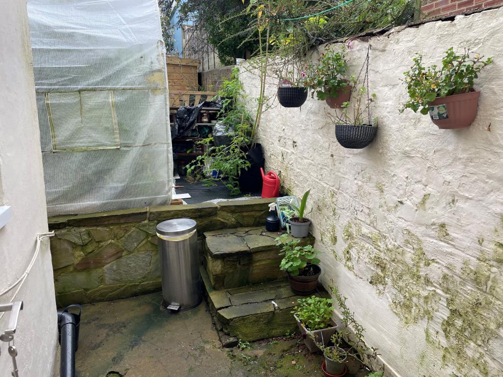 Patio Flat For Investment In City Centre