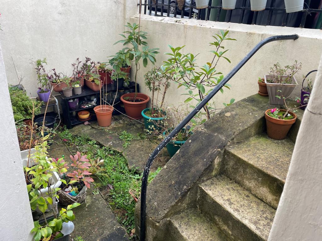 Patio Flat For Investment In City Centre