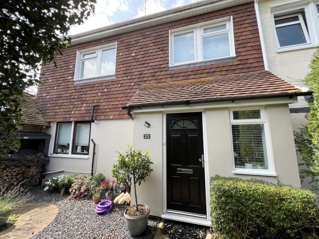 Three-Bedroom End-Terrace House