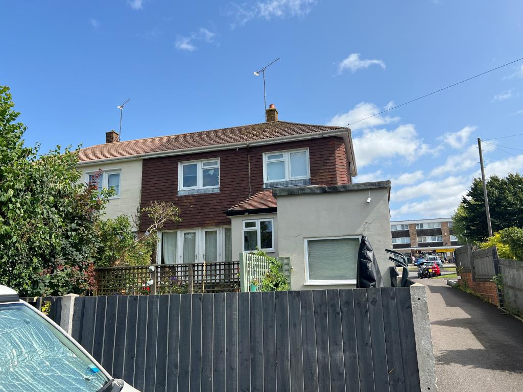 Three-Bedroom End-Terrace House