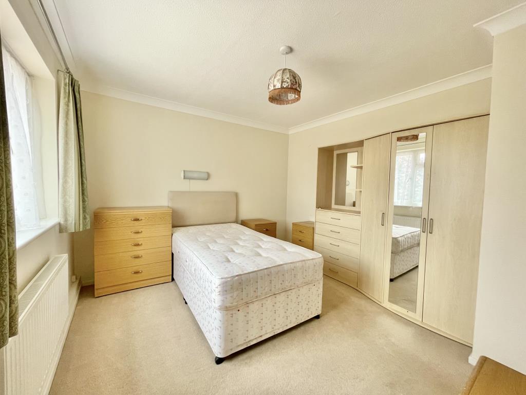 Bungalow For Improvement In Attractive Location