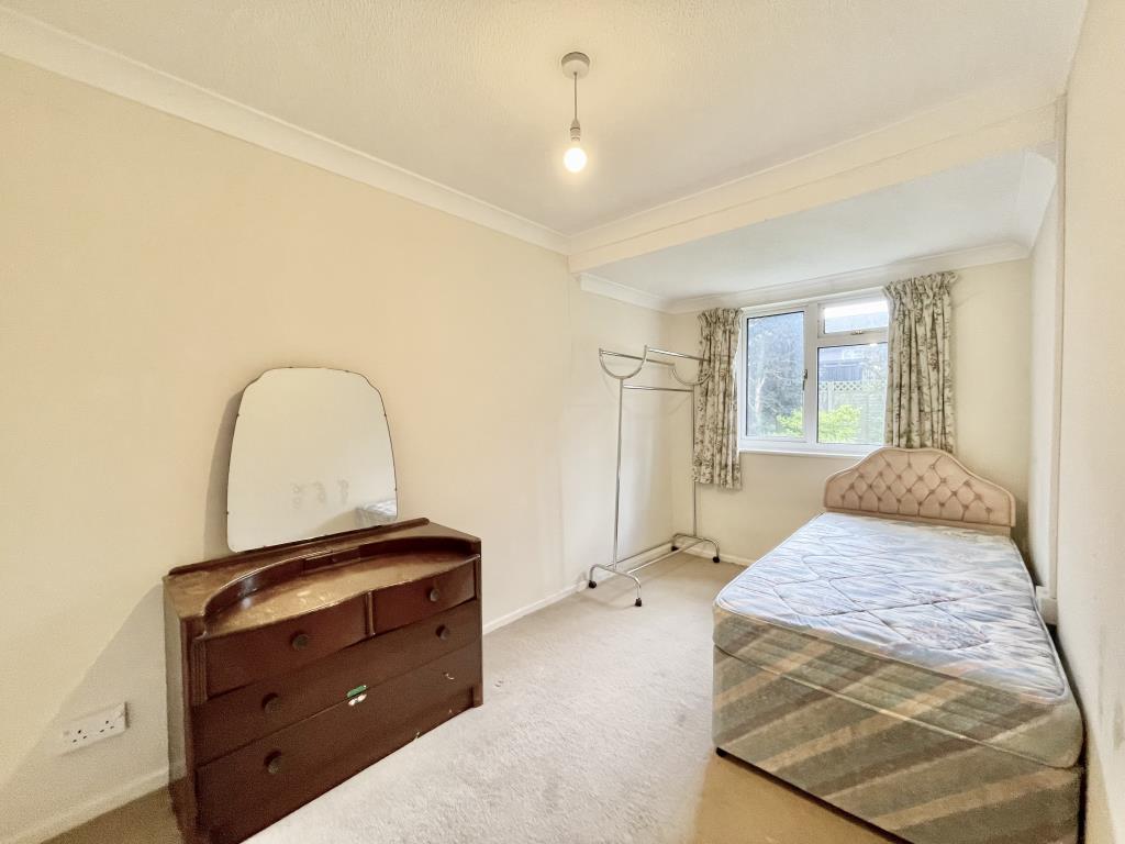 Bungalow For Improvement In Attractive Location