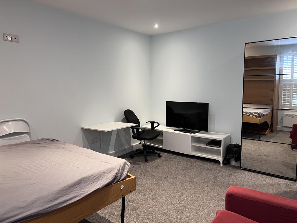 Six-Bedroom Guest House