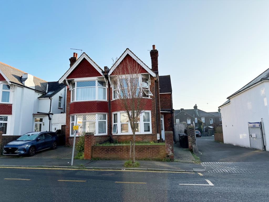 Six-Bedroom Semi-Detached House Currently Arranged As A Hmo