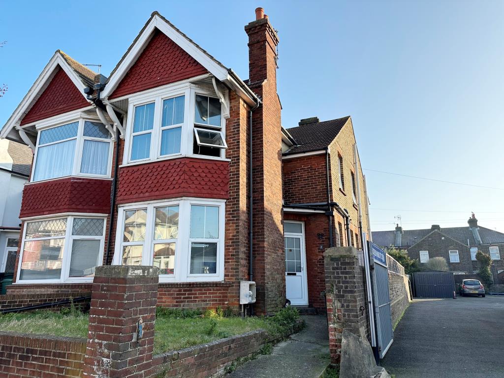 Six-Bedroom Semi-Detached House Currently Arranged As A Hmo