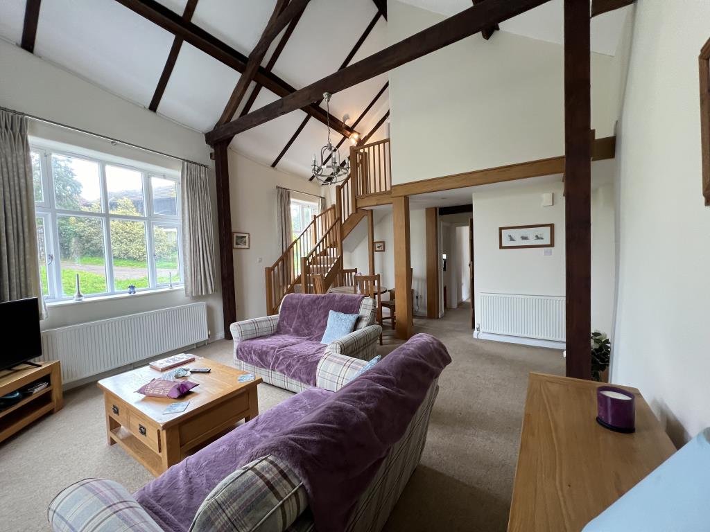 Refurbished Character Cottage Close To The Sea