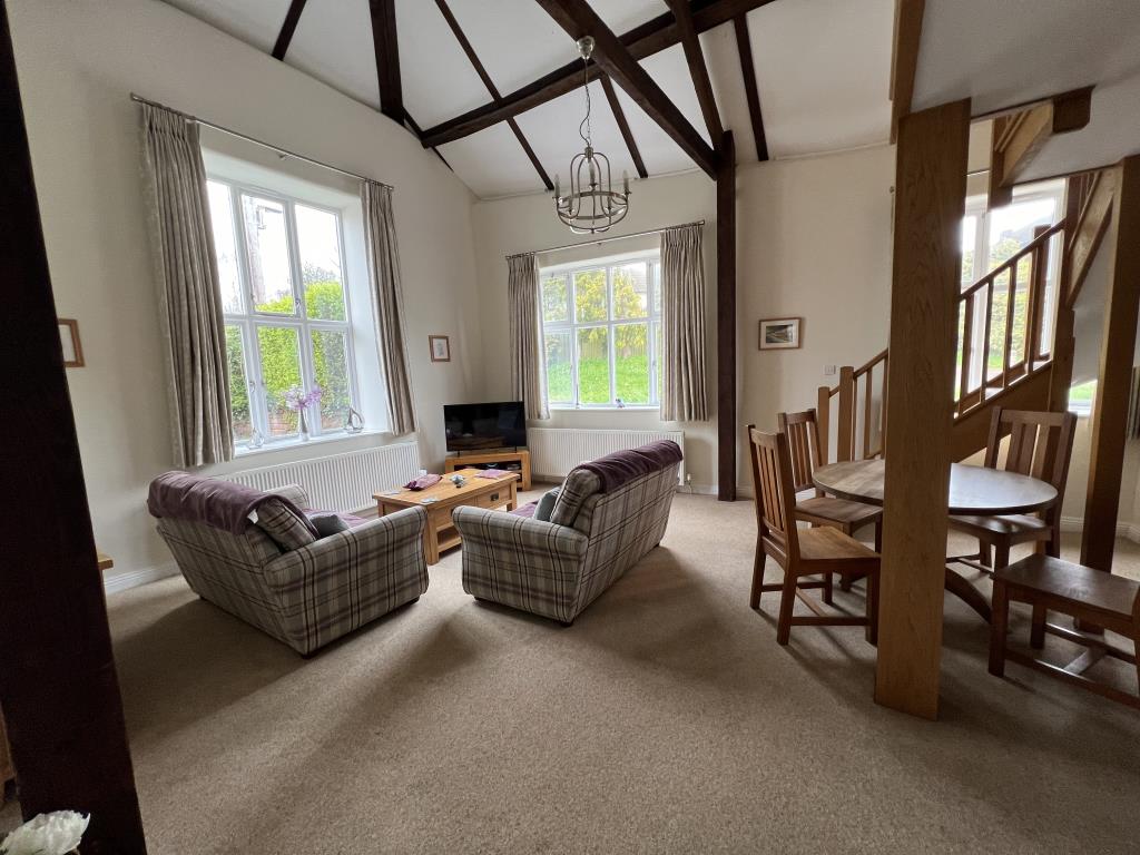 Refurbished Character Cottage Close To The Sea