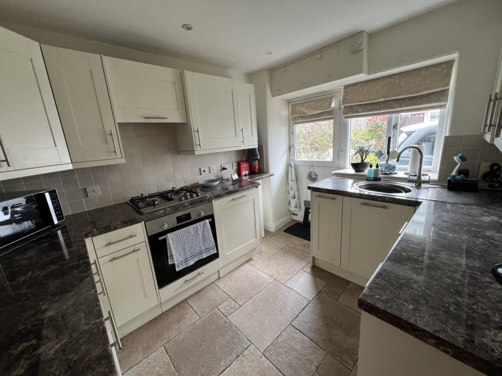 Refurbished Character Cottage Close To The Sea